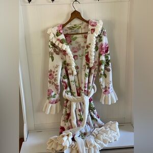 Adorable Vintage Floral Ruffled Robe